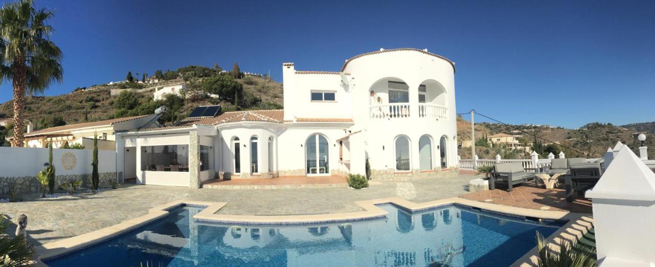 Villa Pura Vida Andalusien Algarrobo Exterior photo